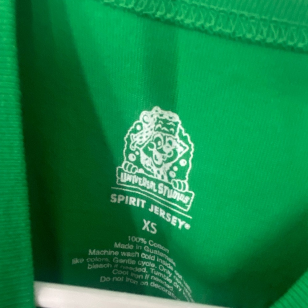 Universal Studios Happy Holidays Spirit Jersey - Picture 4 of 7